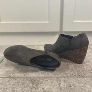 LIKE NEW - Dr. Scholl’s Brown Harlin Wedge Booties
